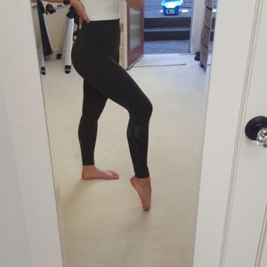 Lululemon Ebb to Street Legging, Size 4, NWOT